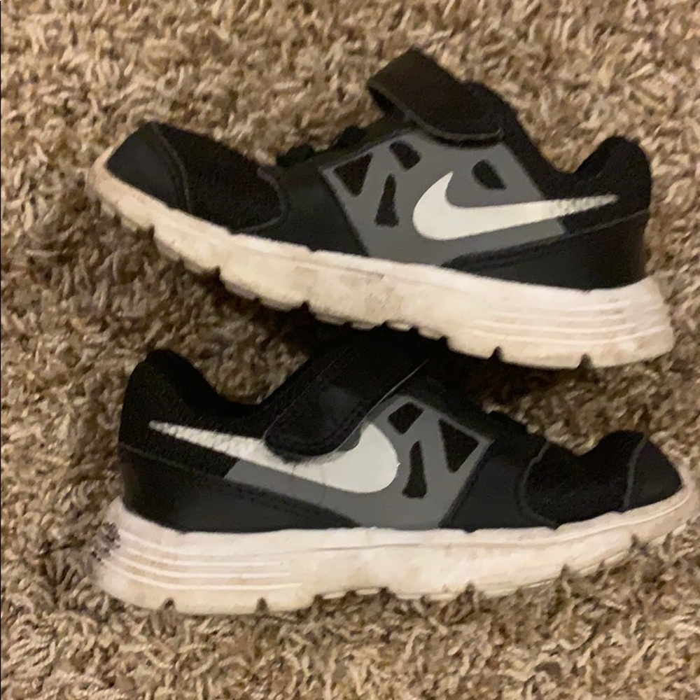 Nike boys shoes. Size 8.